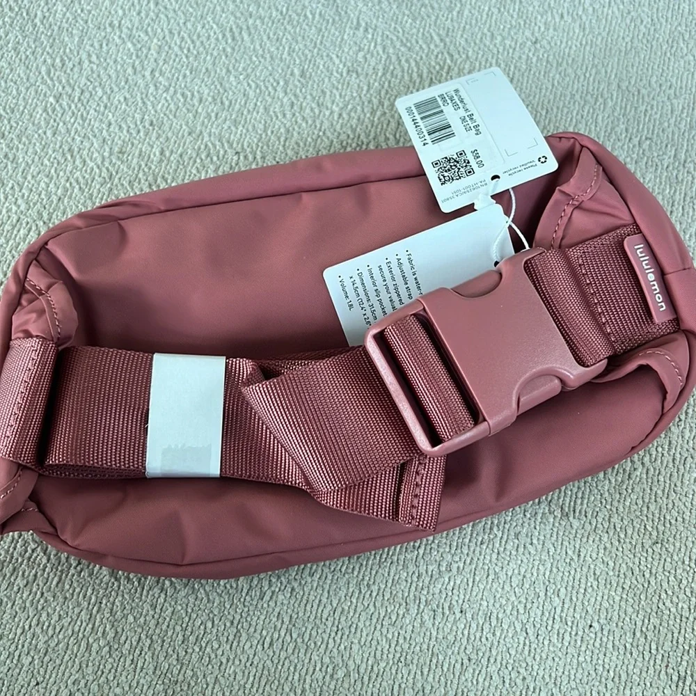 NWT Belt bag lululemon - Picture 2 of 2